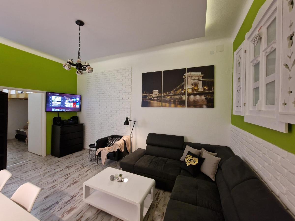 Central Point Βουδαπέστη Εξωτερικό φωτογραφία