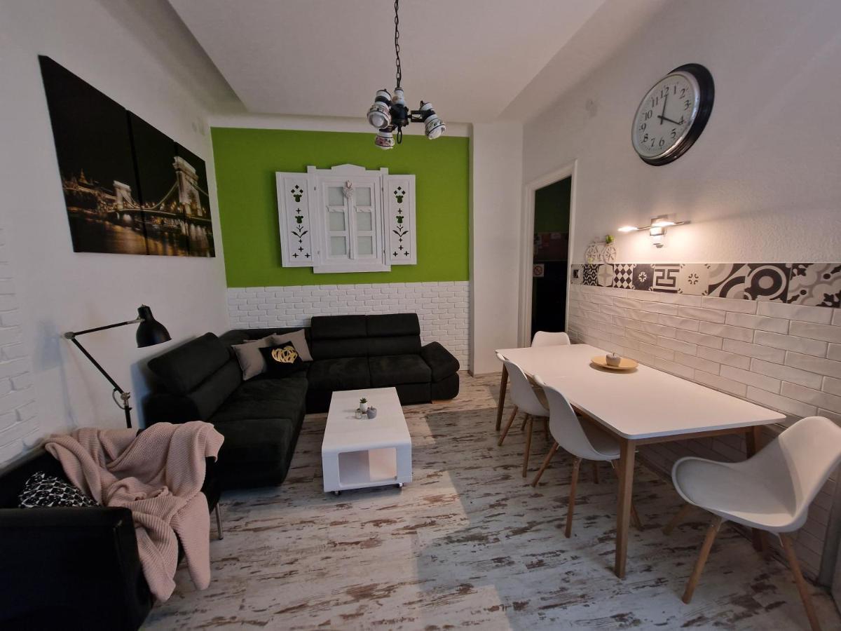 Central Point Βουδαπέστη Εξωτερικό φωτογραφία
