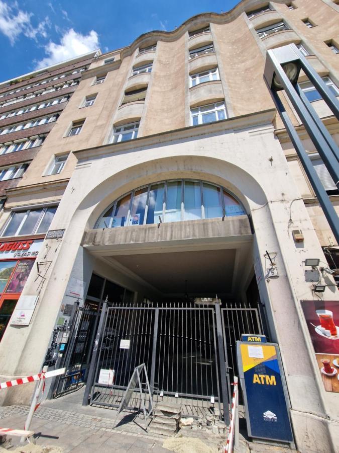Central Point Βουδαπέστη Εξωτερικό φωτογραφία
